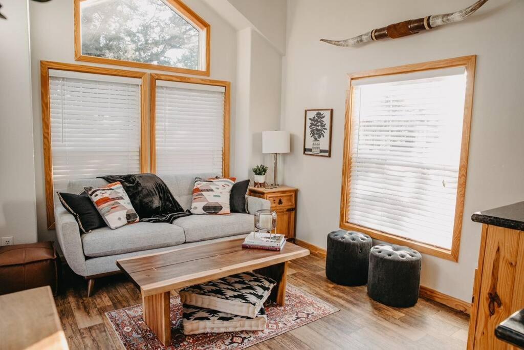 The Longhorn Cabin - Cabins At Rim Rock Austin Buitenkant foto