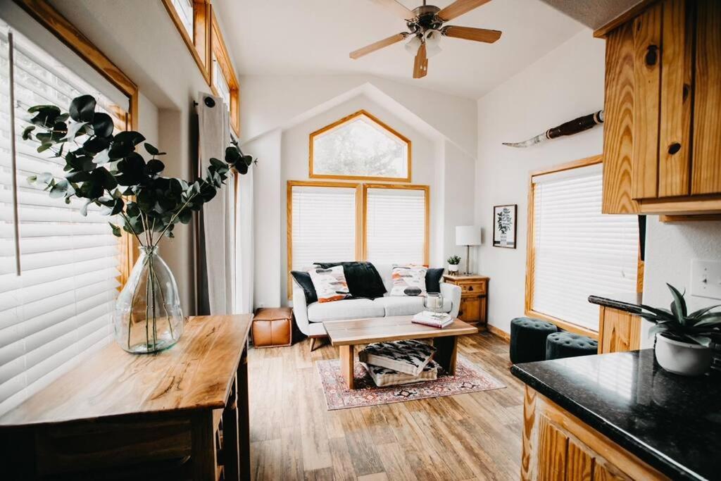 The Longhorn Cabin - Cabins At Rim Rock Austin Buitenkant foto